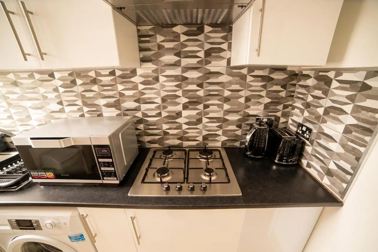 Entire 2 Bedroom Ground Floor Apartment Cardiff City Centre & Stadium 0*,  United Kingdom