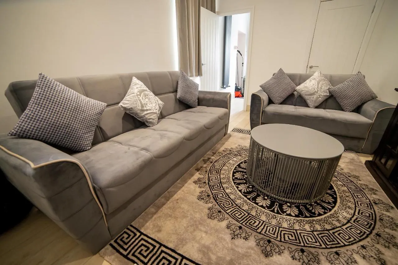 Entire 2 Bedroom Ground Floor Apartment Cardiff City Centre & Stadium