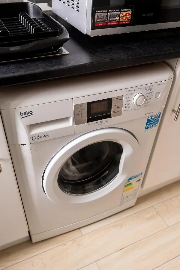 Entire 2 Bedroom Ground Floor Apartment Cardiff City Centre & Stadium 0*,  United Kingdom